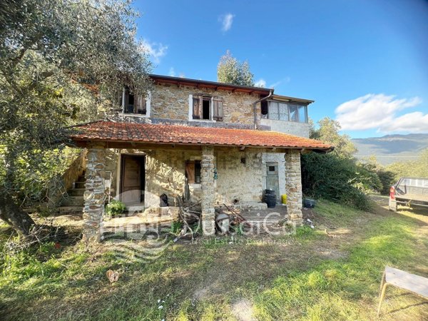 quadrivano in vendita a Dolceacqua