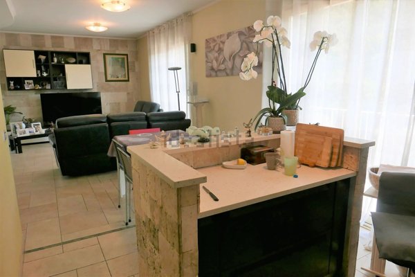 casa indipendente in vendita a Dolceacqua