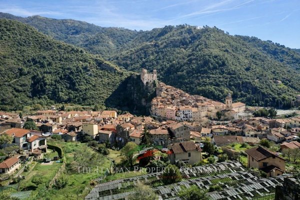 terreno edificabile in vendita a Dolceacqua