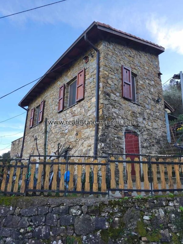 casa indipendente in vendita a Dolceacqua