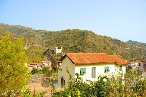 casa indipendente in vendita a Dolceacqua