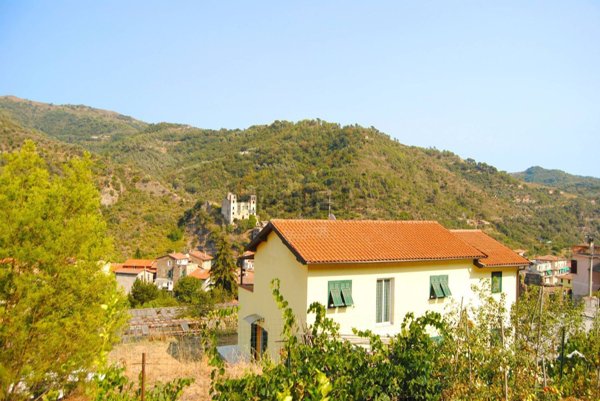 casa indipendente in vendita a Dolceacqua