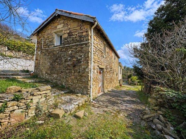 casa indipendente in vendita a Dolceacqua