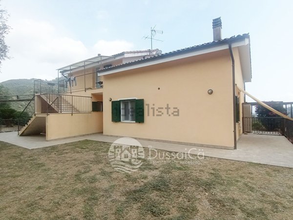 casa semindipendente in vendita a Dolceacqua