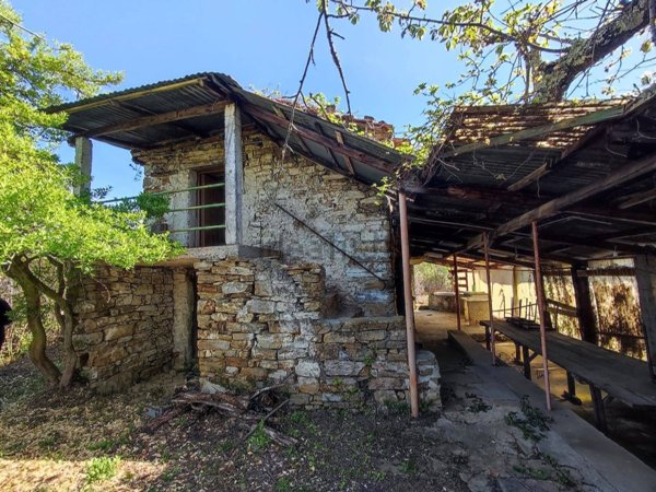 casa indipendente in vendita a Dolceacqua