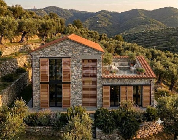 terreno edificabile in vendita a Dolceacqua