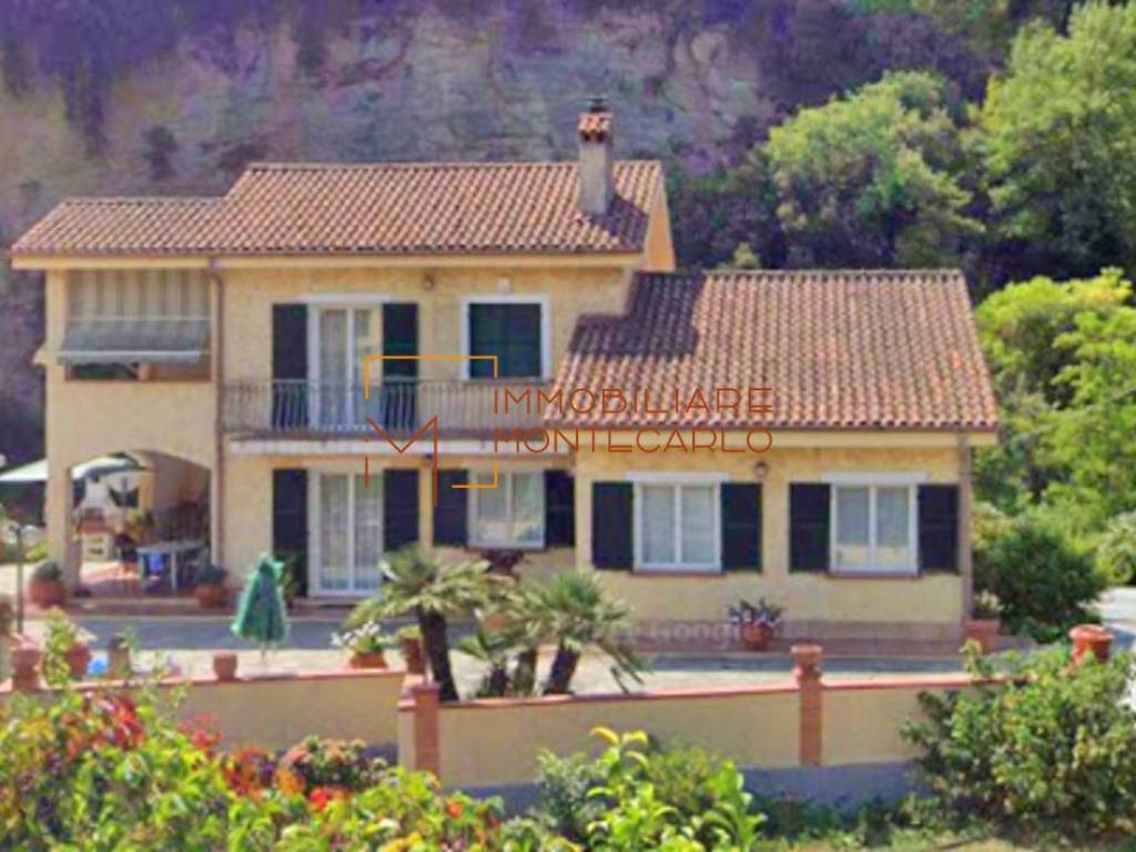 casa indipendente in vendita a Dolceacqua