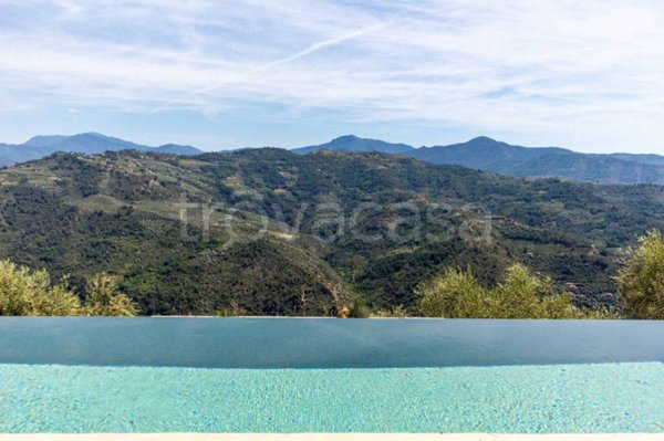 casa indipendente in vendita a Dolceacqua