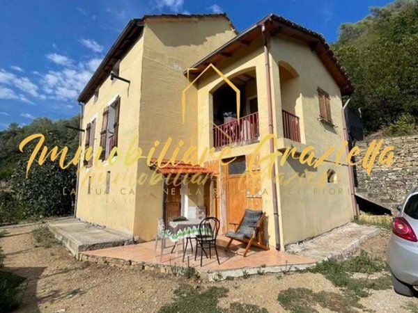 casa indipendente in vendita a Dolceacqua