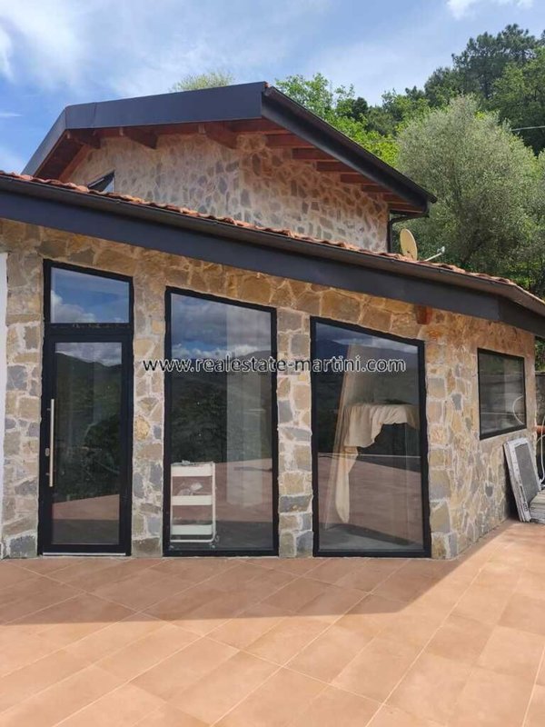 casa indipendente in vendita a Dolceacqua