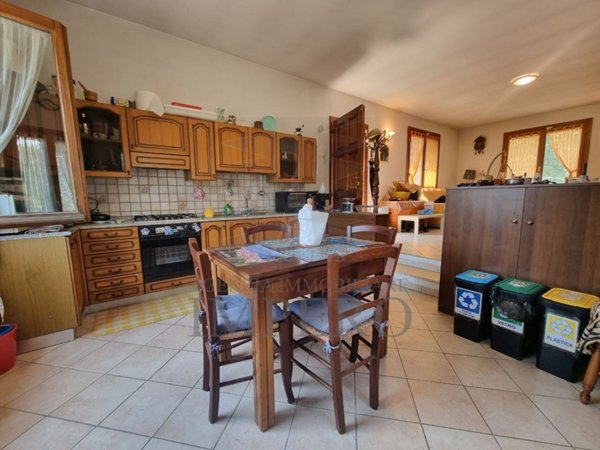 casa indipendente in vendita a Dolceacqua