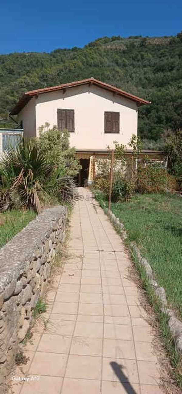 casa indipendente in vendita a Dolceacqua
