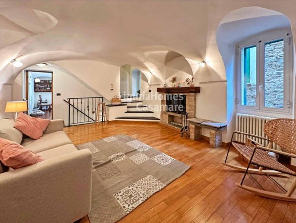 casa indipendente in vendita a Dolceacqua