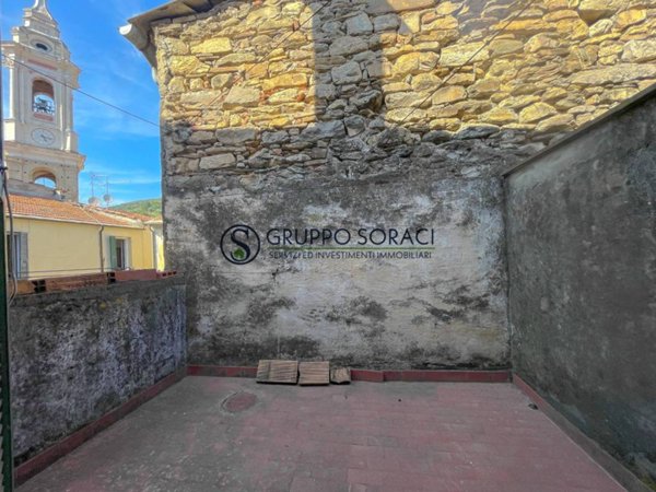 casa indipendente in vendita a Dolcedo