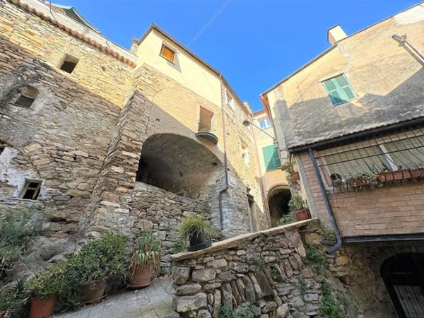 appartamento in vendita a Dolcedo in zona Isolalunga