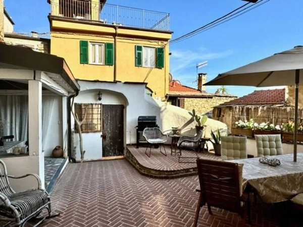 appartamento in vendita a Dolcedo in zona Isolalunga