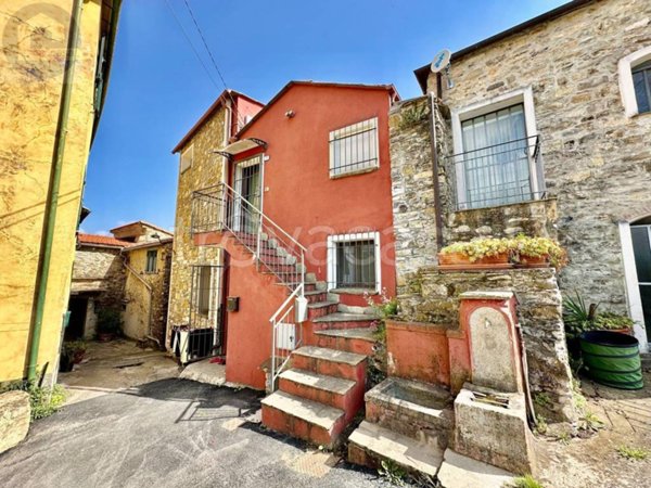 appartamento in vendita a Dolcedo in zona Castellazzo