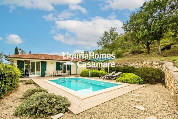 casa indipendente in vendita a Dolcedo