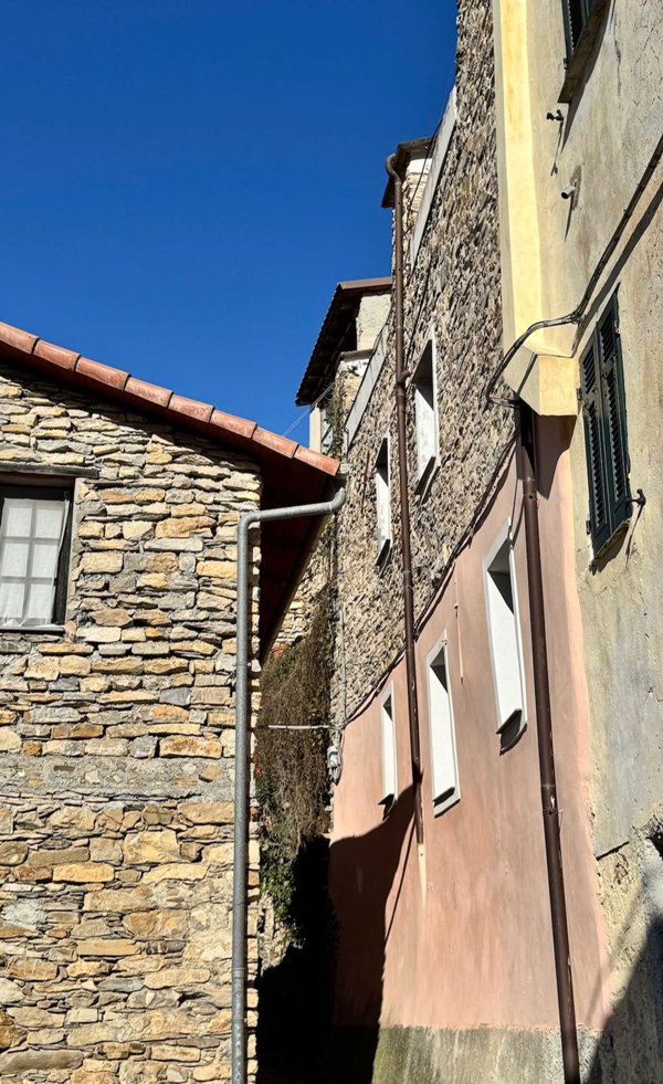 casa indipendente in vendita a Dolcedo in zona Ripalta