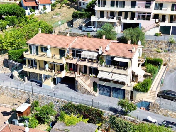 appartamento in vendita a Dolcedo in zona Isolalunga