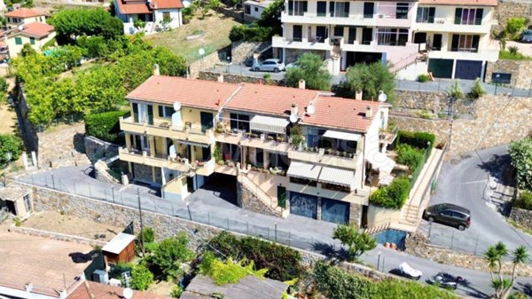 appartamento in vendita a Dolcedo in zona Isolalunga