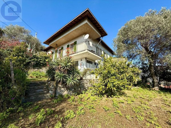 casa indipendente in vendita a Dolcedo