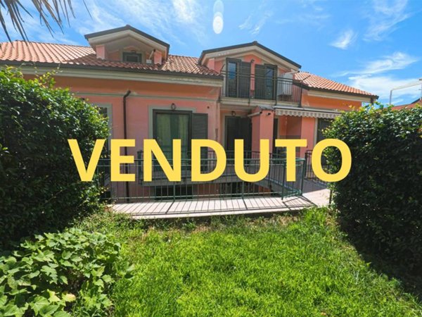 appartamento in vendita a Dolcedo in zona Santa Brigida