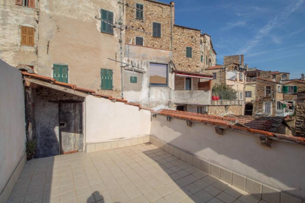 appartamento in vendita a Dolcedo in zona Isolalunga