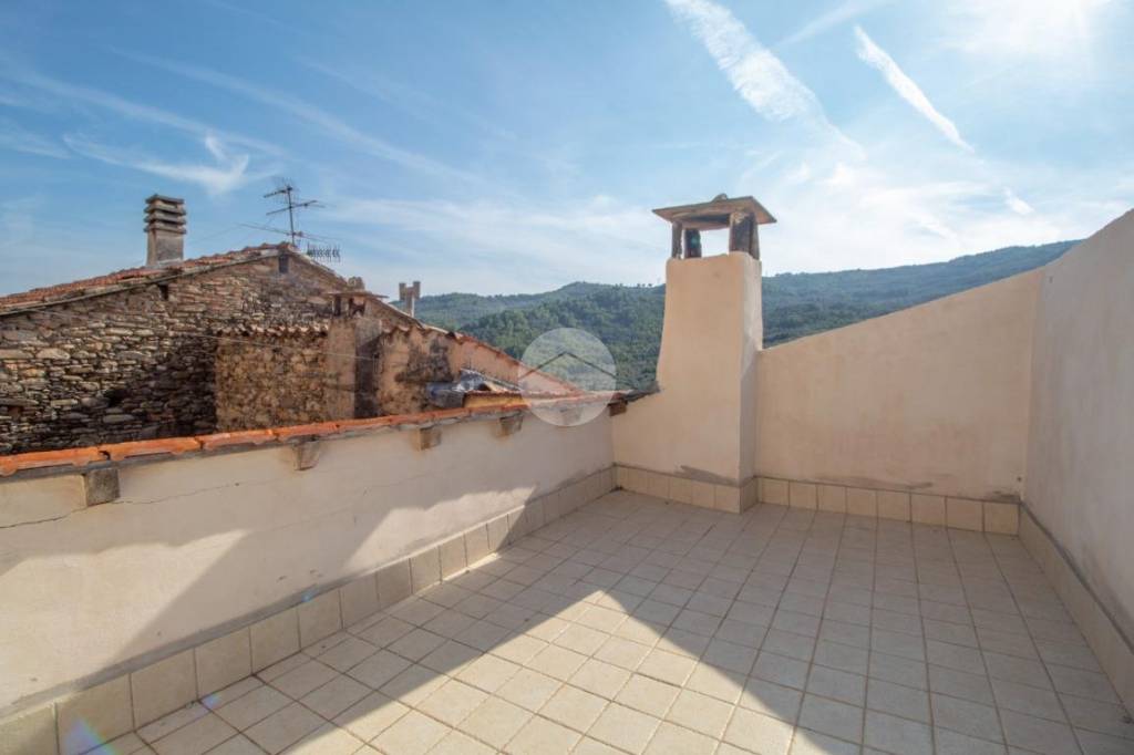 appartamento in vendita a Dolcedo in zona Isolalunga