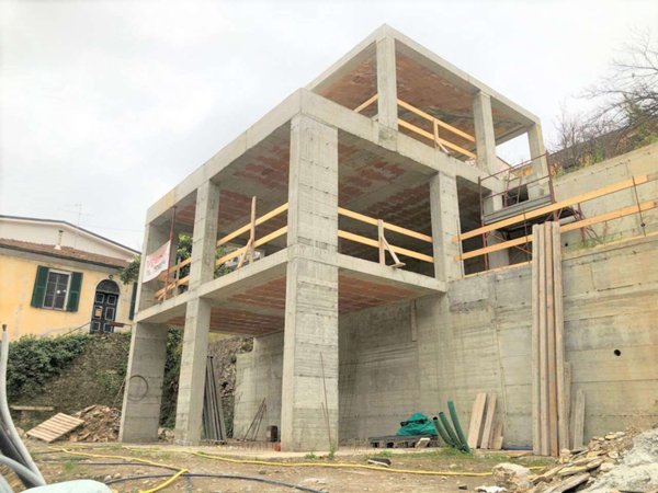 casa indipendente in vendita a Dolcedo