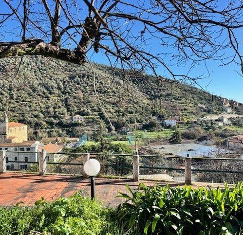 appartamento in vendita a Dolcedo