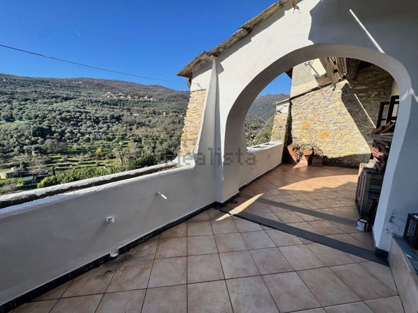 casa indipendente in vendita a Dolcedo in zona Ripalta