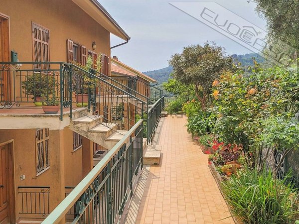 appartamento in vendita a Dolcedo