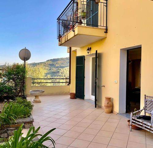 appartamento in vendita a Dolcedo in zona Isolalunga