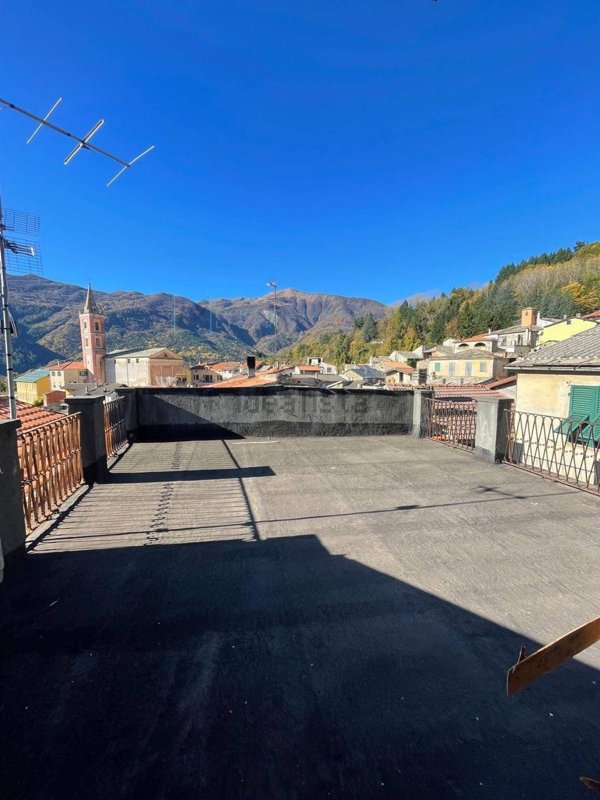 casale in vendita a Dolcedo