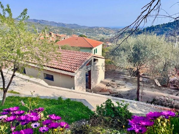casa indipendente in vendita a Dolcedo in zona Costa Carnara
