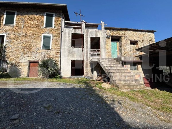 casa indipendente in vendita a Dolcedo in zona Lecchiore