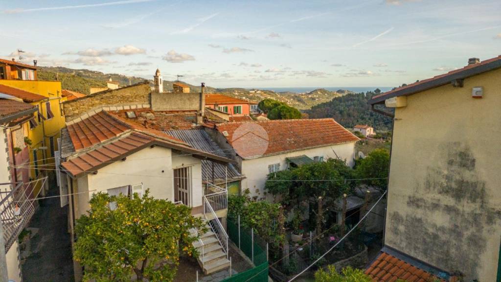 casa indipendente in vendita a Dolcedo in zona Costa Carnara