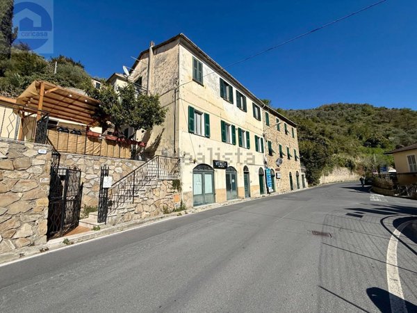 appartamento in vendita a Dolcedo