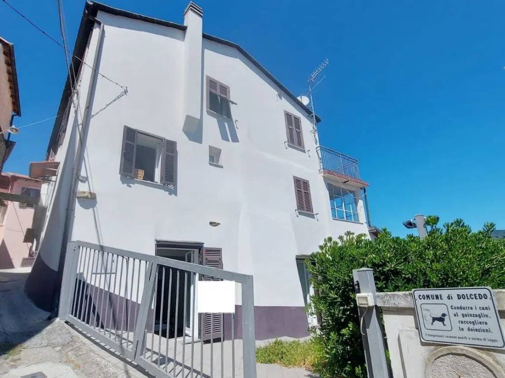 appartamento in vendita a Dolcedo in zona Costa Carnara