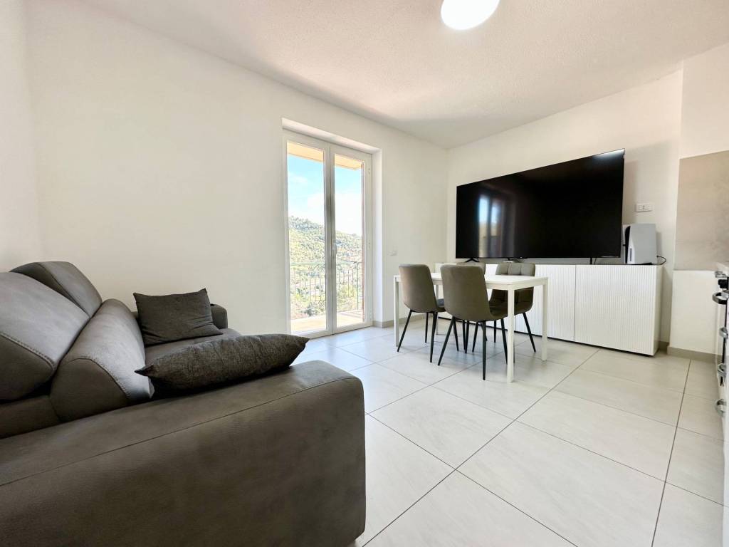 appartamento in vendita a Dolcedo