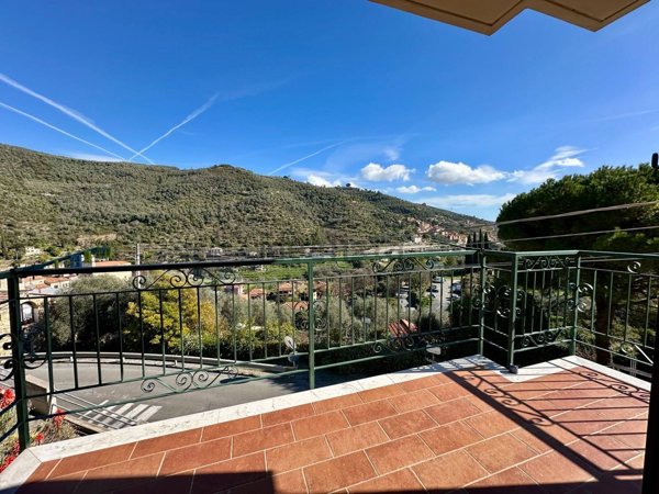 appartamento in vendita a Dolcedo