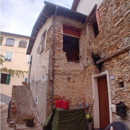 casa indipendente in vendita a Dolcedo in zona Costa Carnara