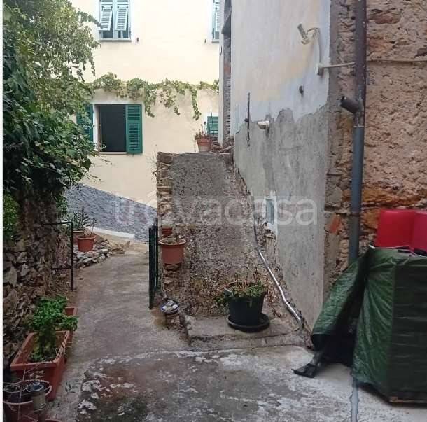 casa indipendente in vendita a Dolcedo in zona Costa Carnara