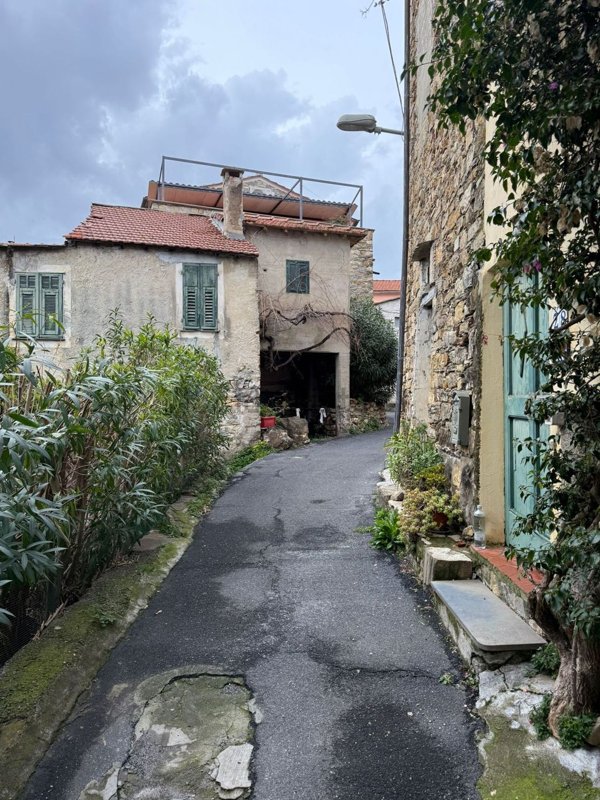appartamento in vendita a Dolcedo in zona Costa Carnara