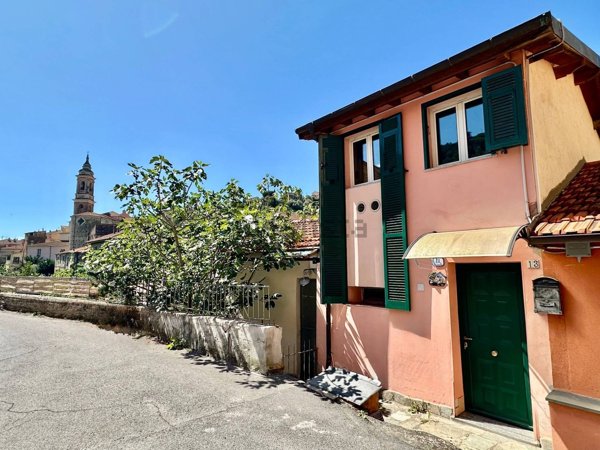 casa indipendente in vendita a Dolcedo