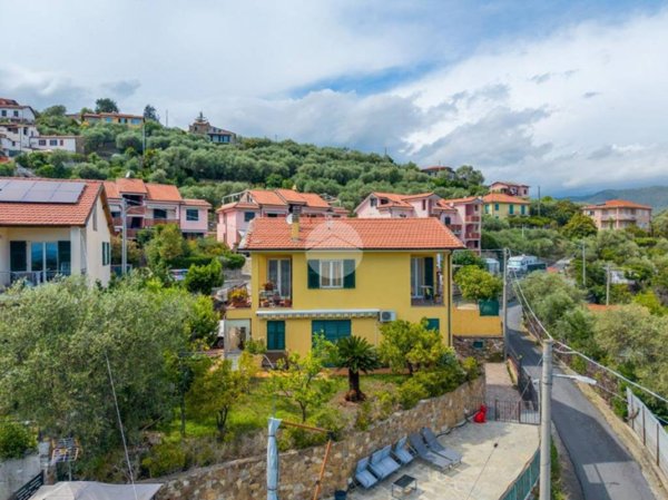 appartamento in vendita a Dolcedo in zona Santa Brigida