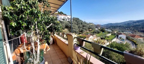 appartamento in vendita a Dolcedo in zona Isolalunga