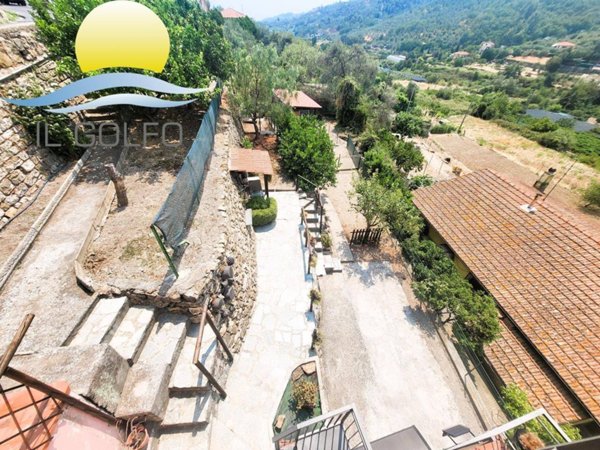 casa indipendente in vendita a Dolcedo in zona Isolalunga