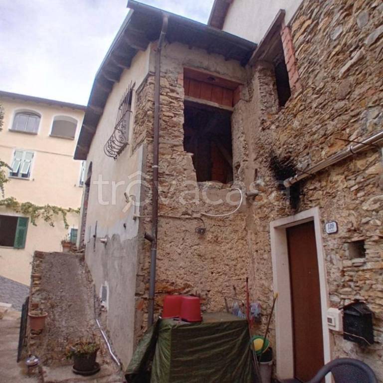 appartamento in vendita a Dolcedo in zona Costa Carnara